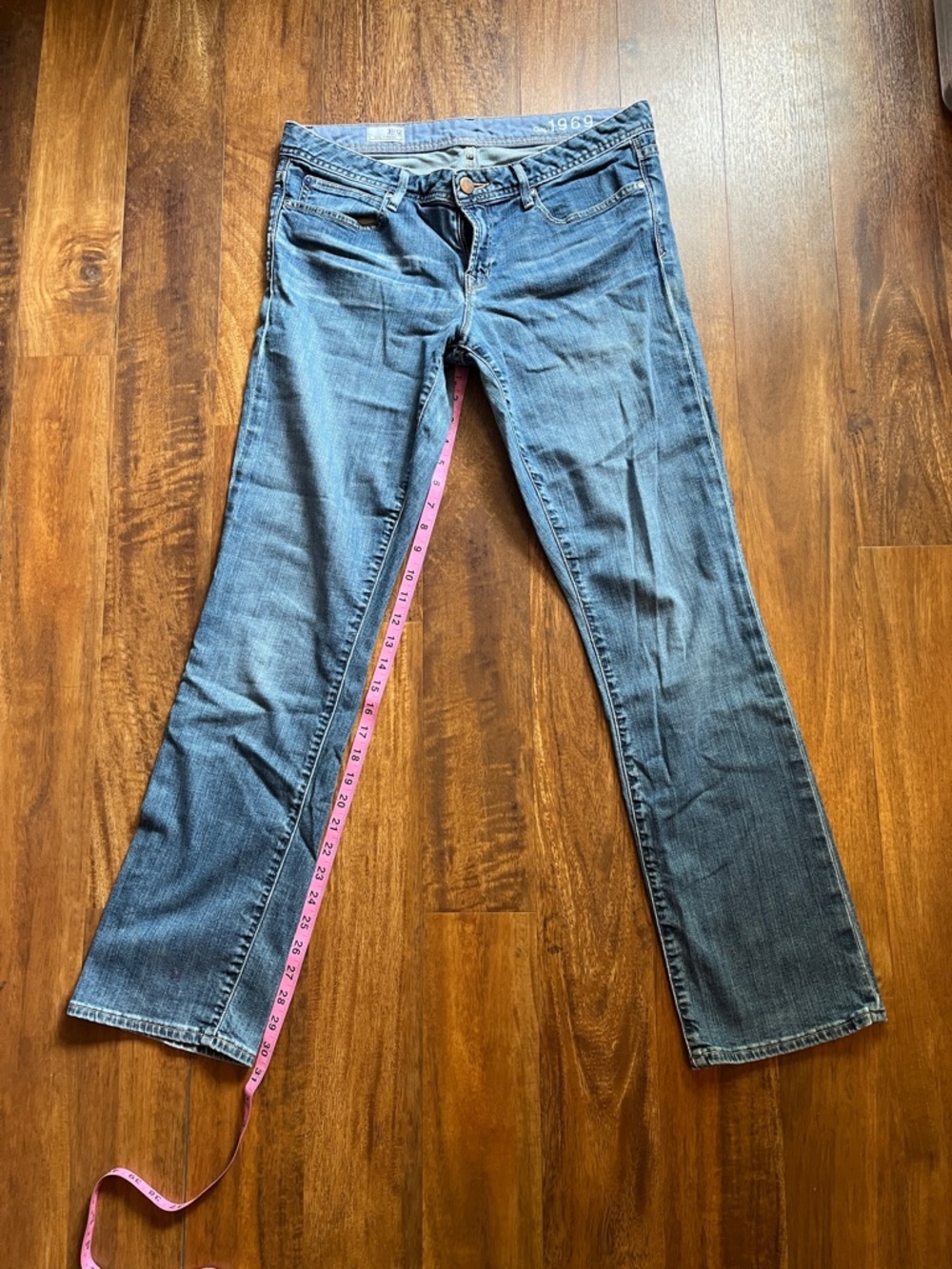 GAP Straight Leg Jeans in Faded Blue